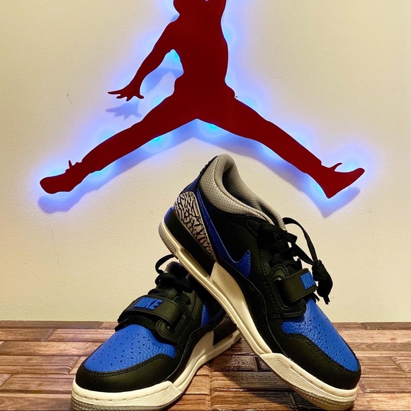 Air Jordan 312 - Picture 2 of 8